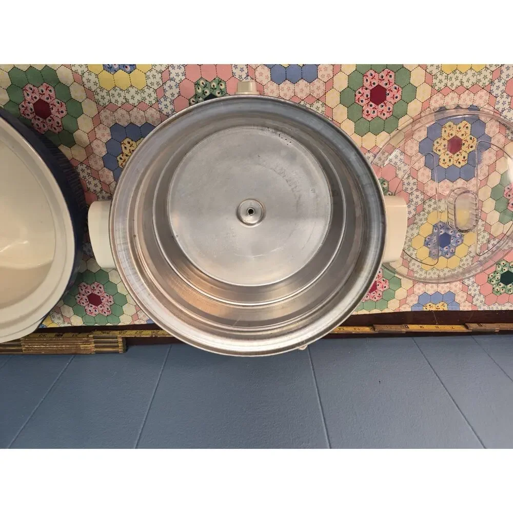 Vintage Rival Crock Pot / Slow Cooker 5 Qt Blue Leaves Pattern Works